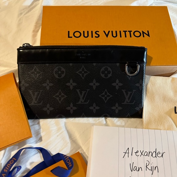 Authentic Louis Vuitton Discovery Pochette PM - Picture 2 of 3